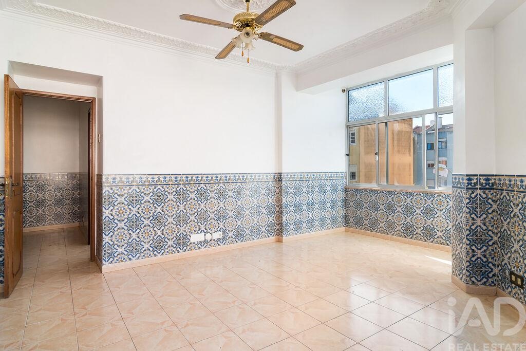 Apartment in Alges - Image 2