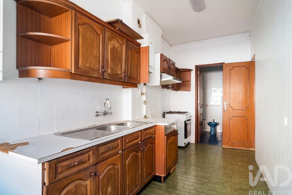 Apartment in Alges - Image 5