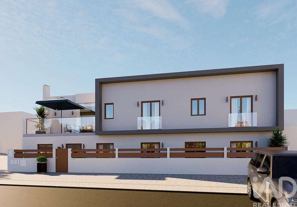 House in Setubal - Image 2