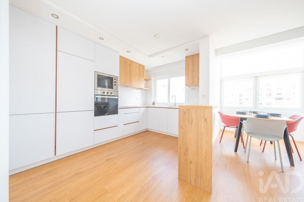 Apartment in Setubal (Sao Sebastiao) - Image 3