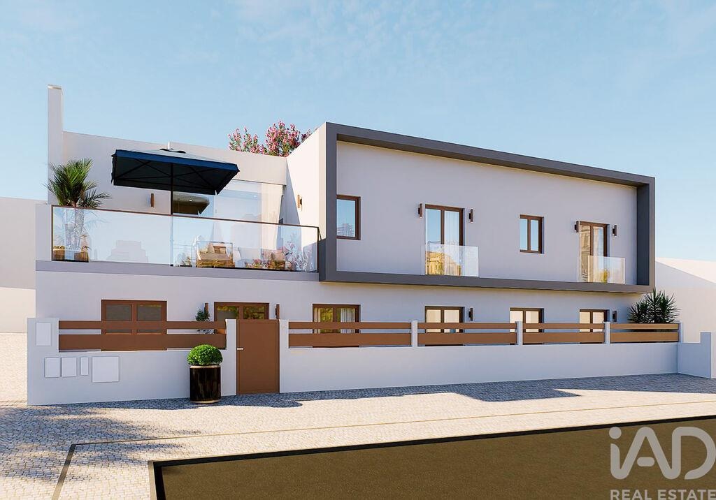 House in Setubal - Image 4