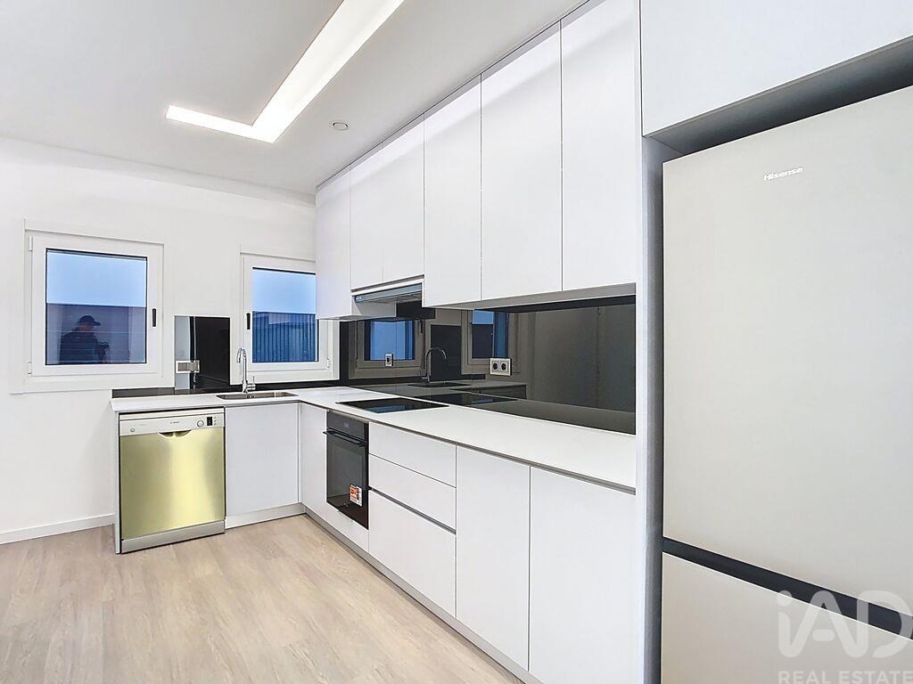 Apartment in Porto de Mos - Image 2