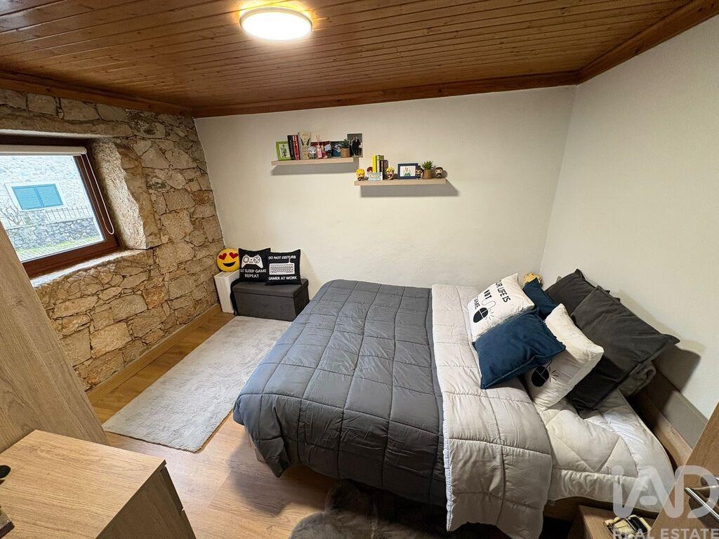 House in Porto de Mos - Image 4