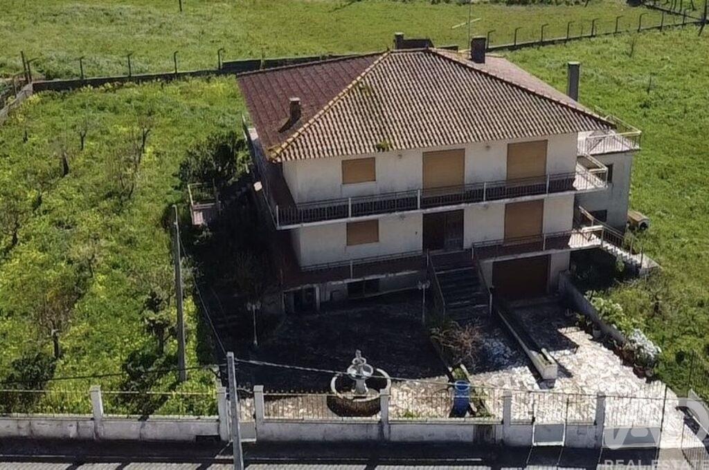 House in Porto de Mos - Image 2