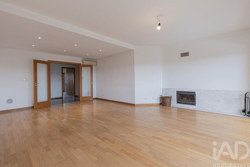 Apartment in Seixal - Image 3