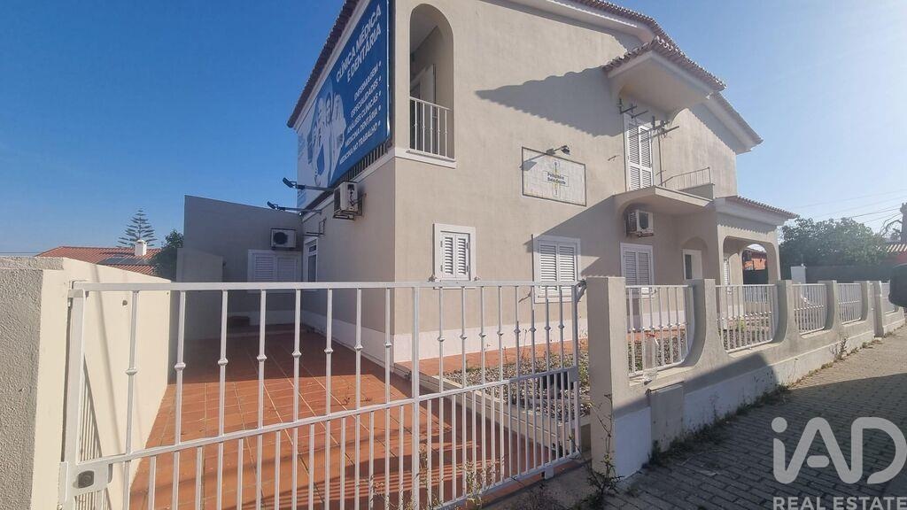 House in Brejos de Azeitao - view 1