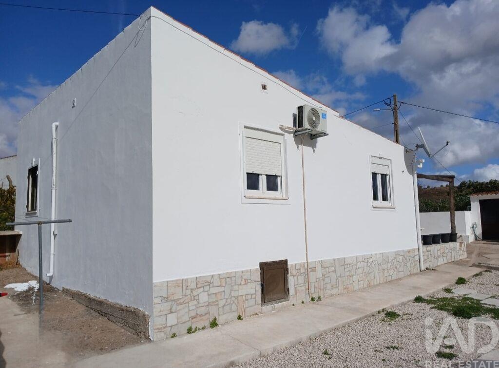 House in Martim Longo - Image 3