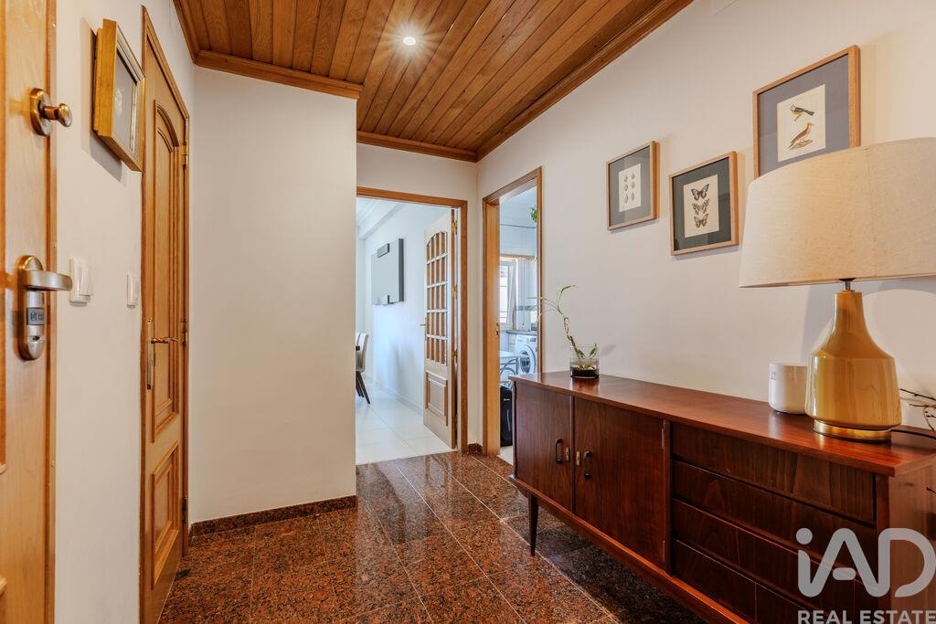 Apartment in Campolide - Image 3