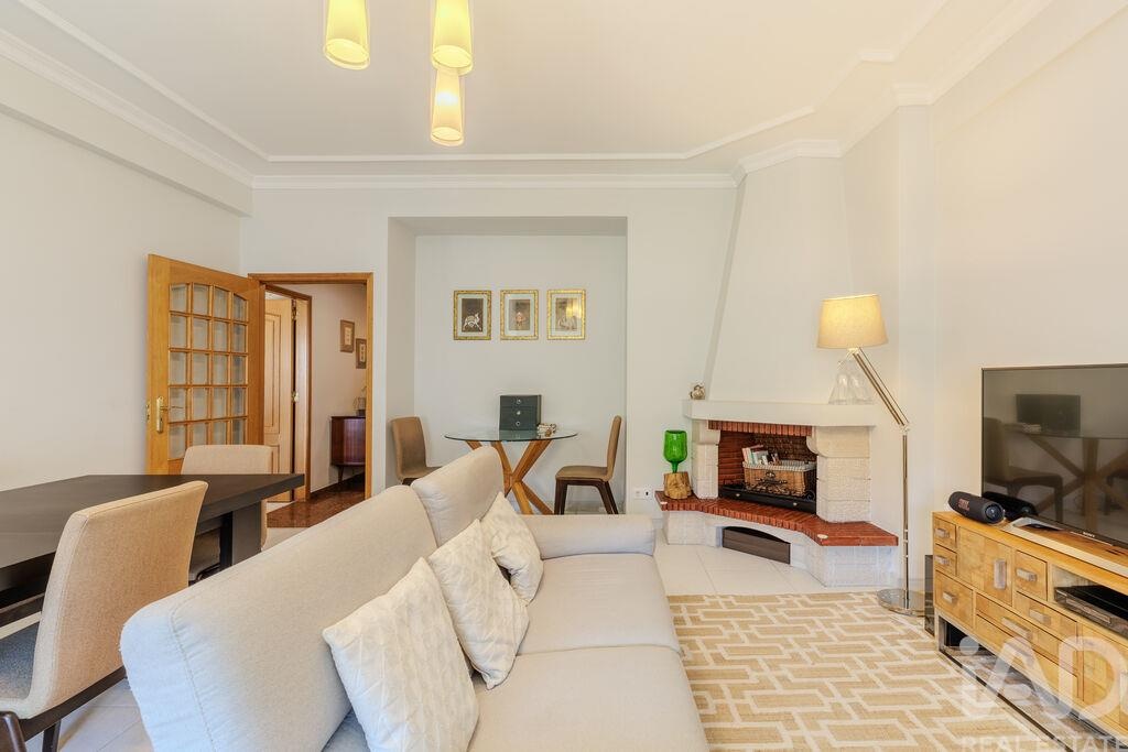 Apartment in Campolide - Image 2
