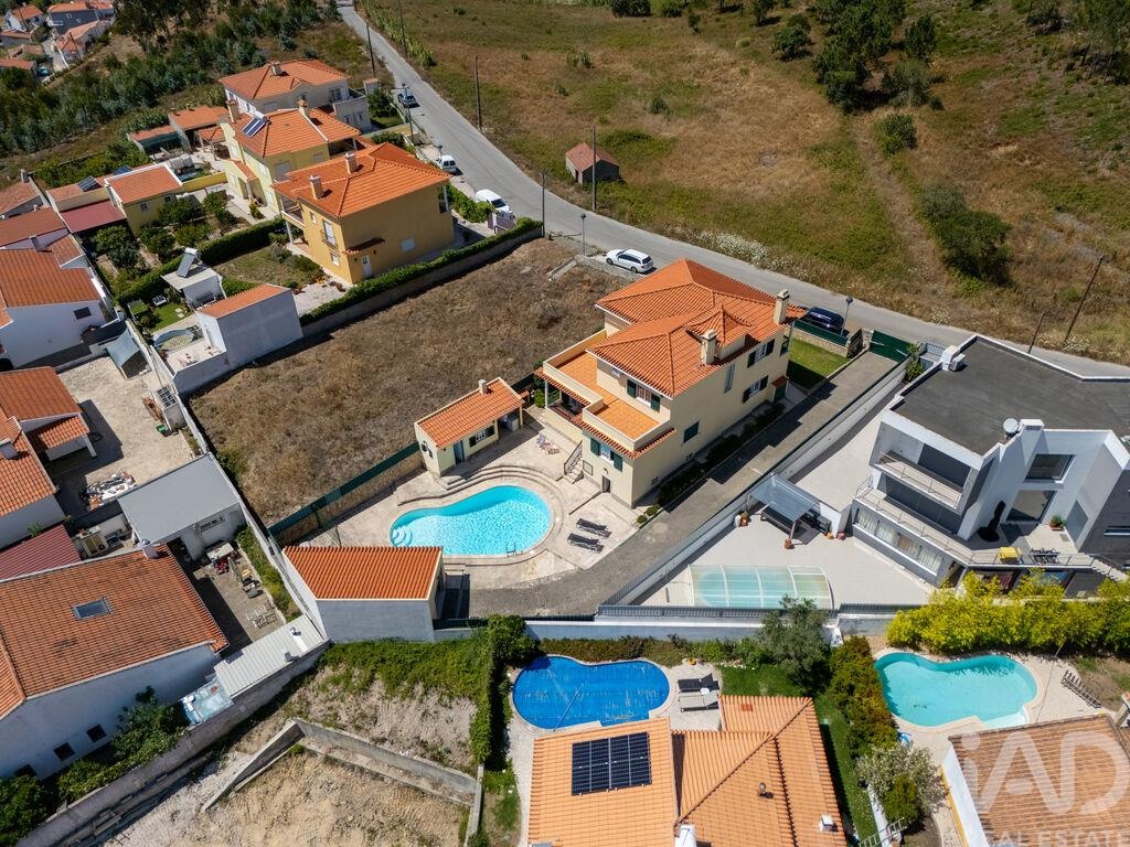House in Mafra - Image 3