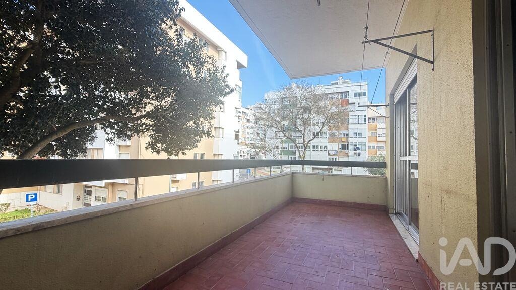 Apartment in Oeiras - view 1