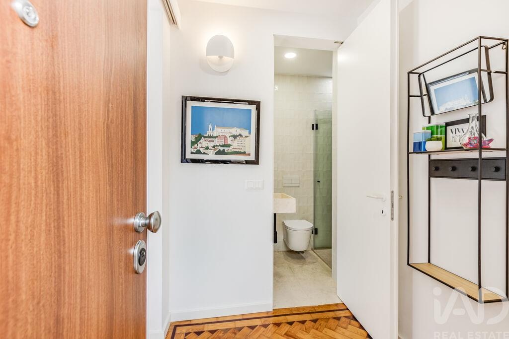 Apartment in Oeiras - Image 2