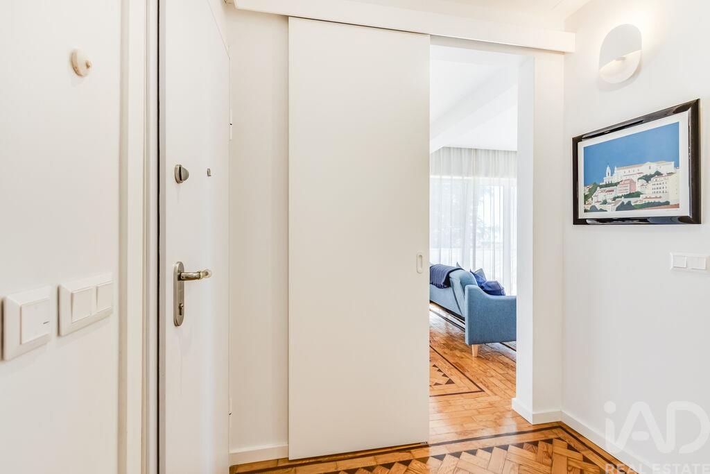 Apartment in Oeiras - Image 3