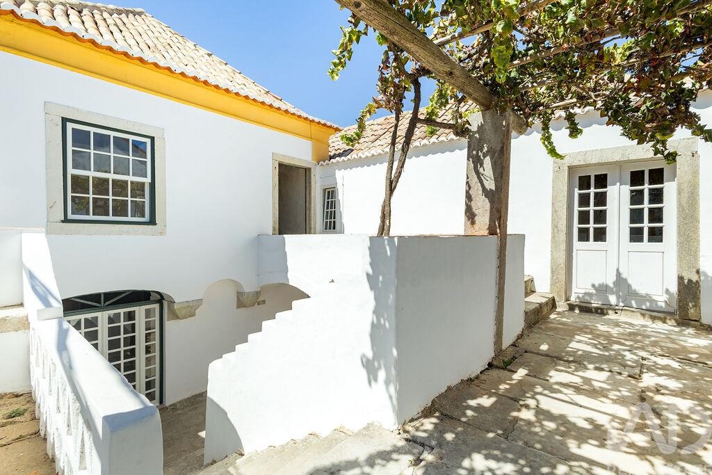 House in Brejos de Azeitao - Image 3