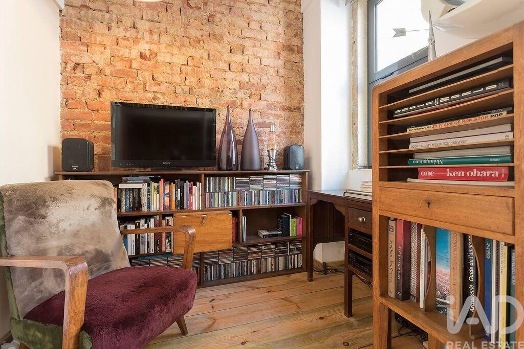 House in Lisbon - Image 4