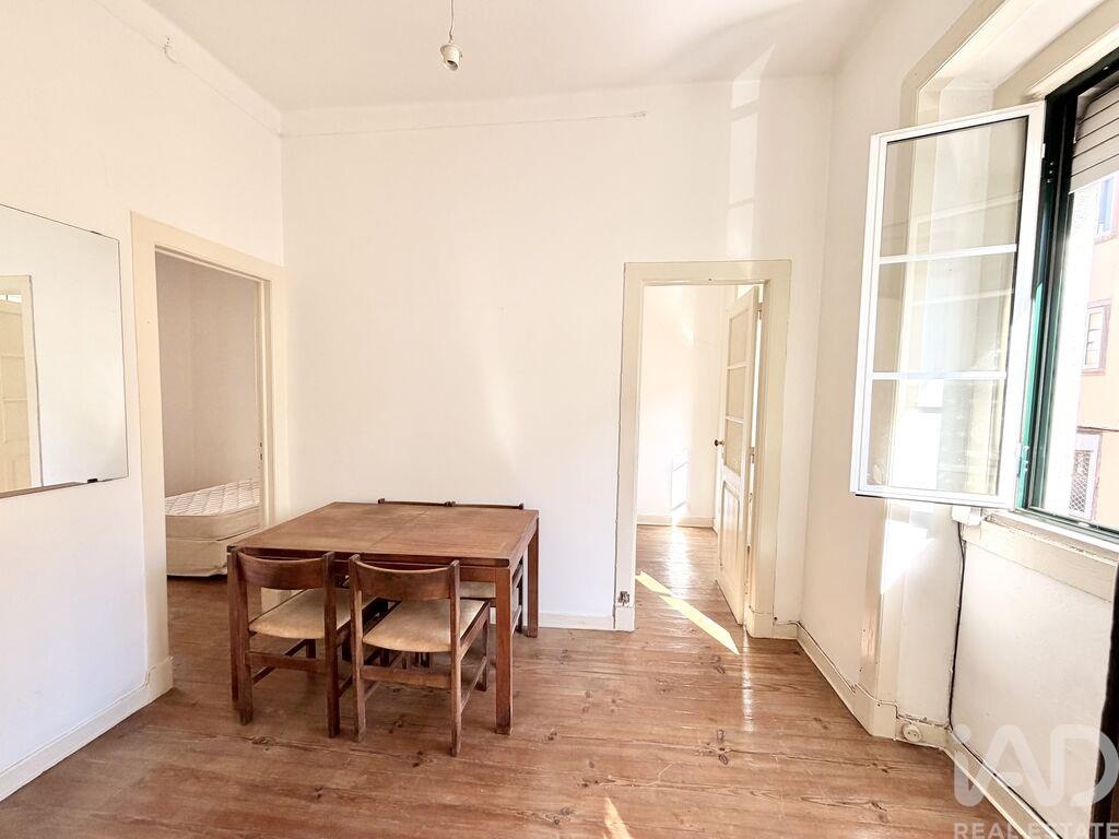 Apartment in Lisbon - Image 3