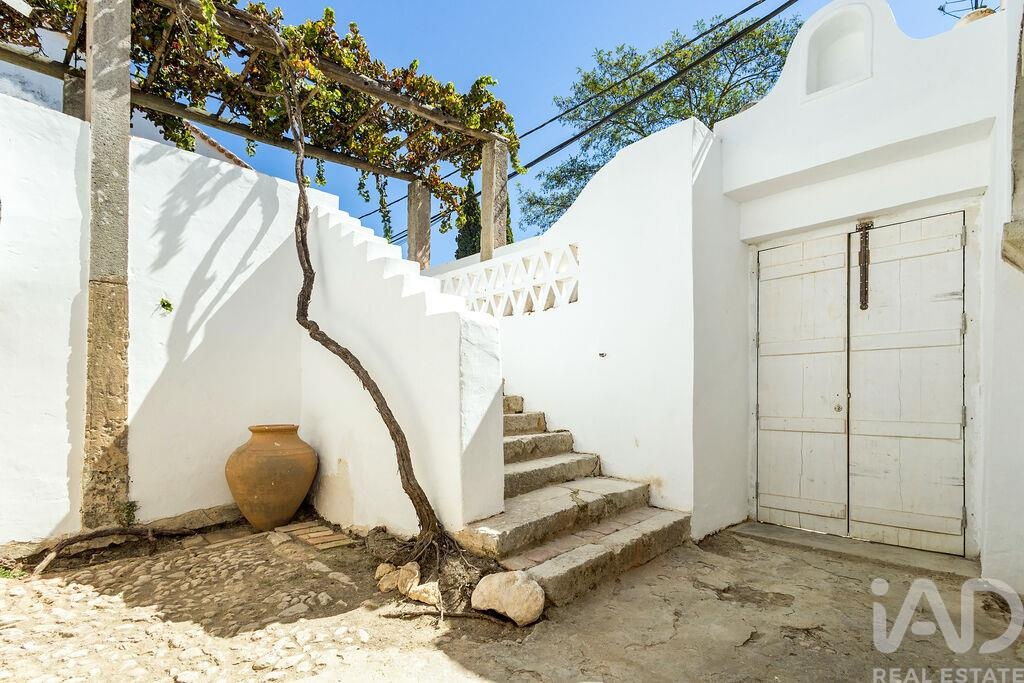 House in Brejos de Azeitao - Image 4