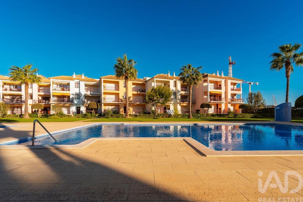 Apartment in Quarteira - view 1