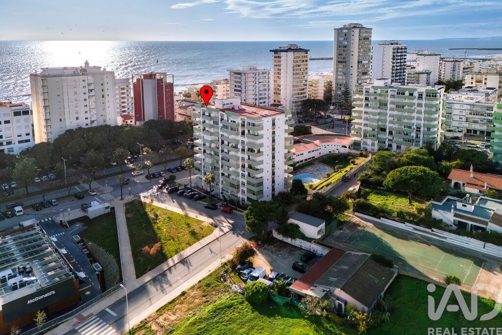 Apartment in Quarteira - view 1