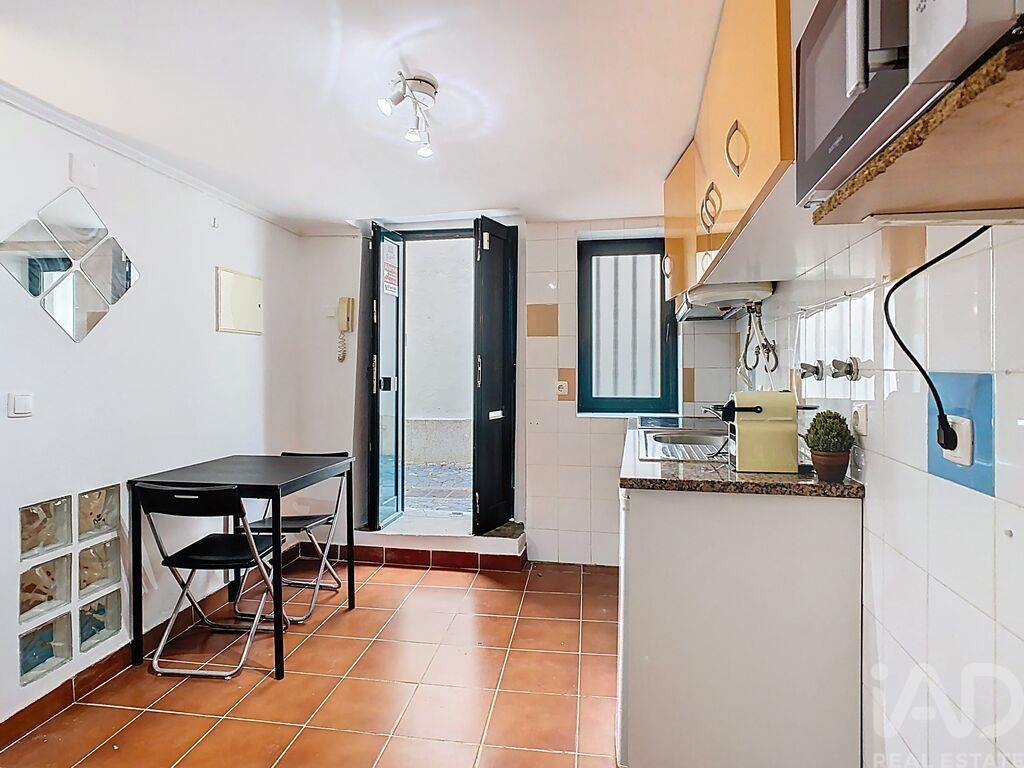 Apartment in Santa Maria Maior - Image 3