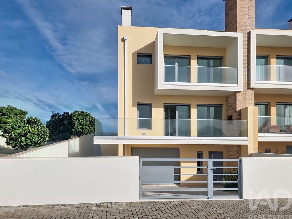 House in Silveira - Image 2