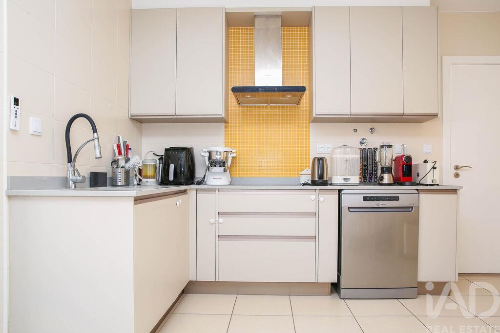 House in Lourinha - Image 5