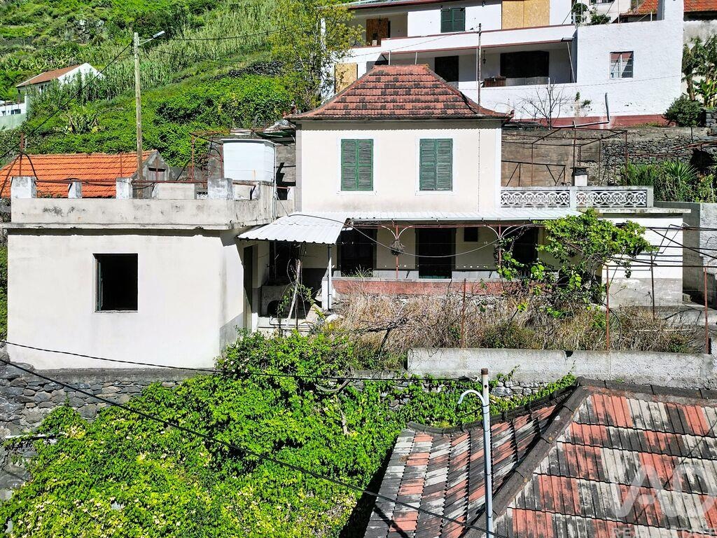 House in Ribeira Brava - view 1