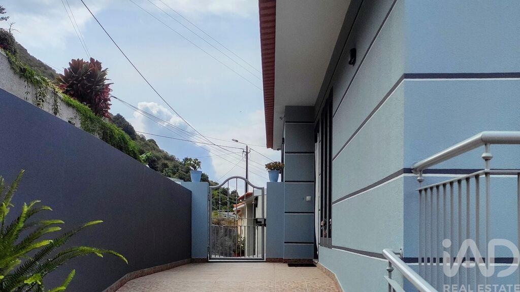 House in Arco da Calheta - Image 5