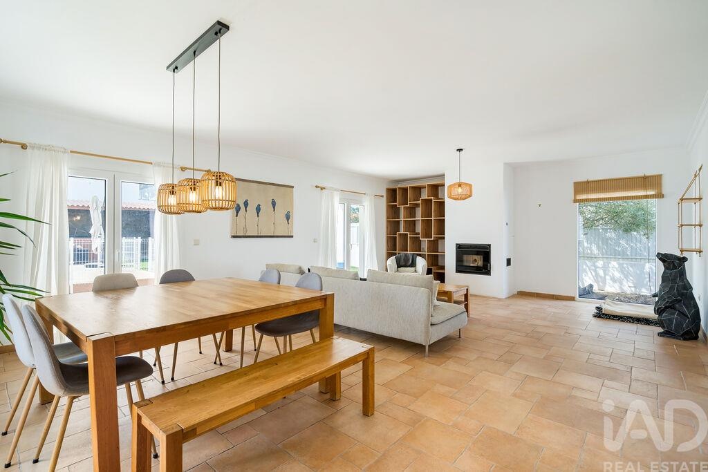 House in Brejos de Azeitao - Image 4