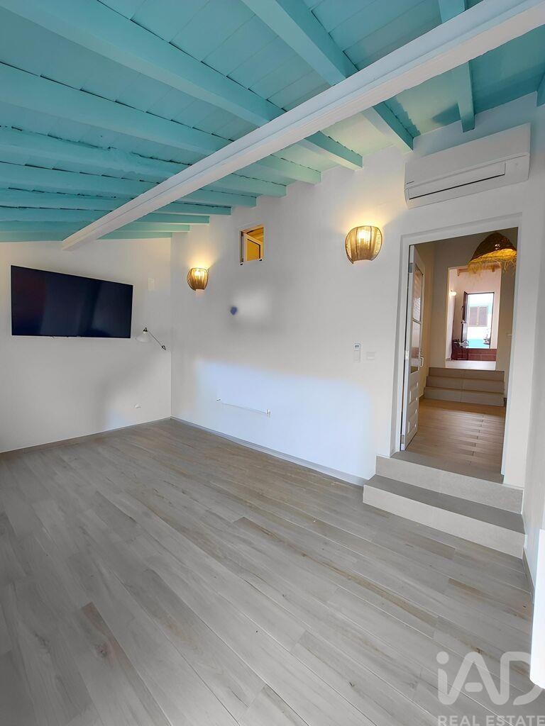 House in Odivelas - Image 5