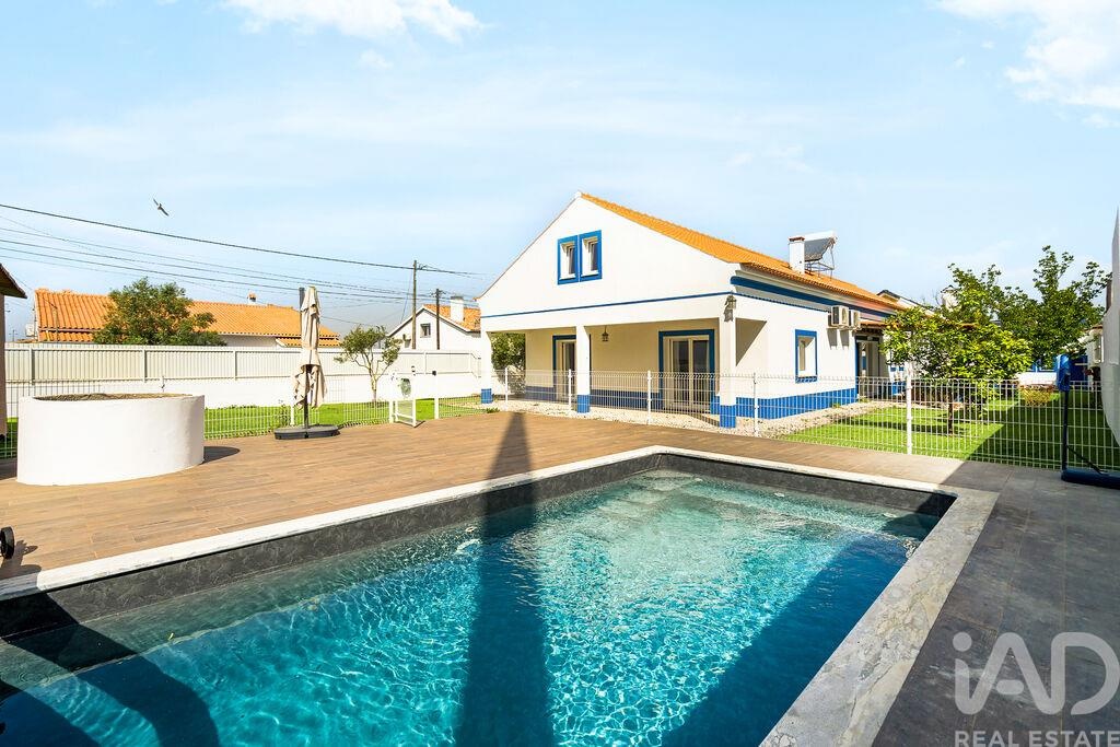 House in Brejos de Azeitao - view 1