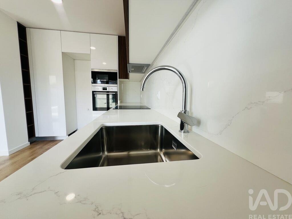 Apartment in Parceiros - Image 3