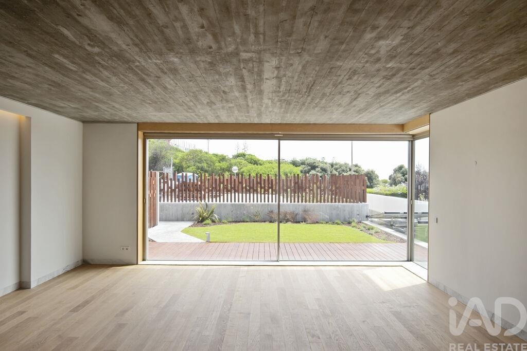 House in Cascais - Image 3