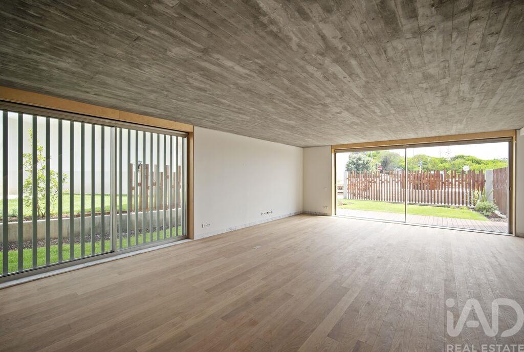 House in Cascais - Image 4