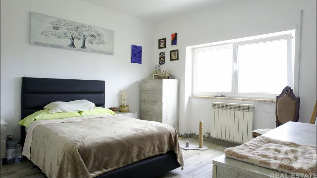 House in Caldas da Rainha - Image 5