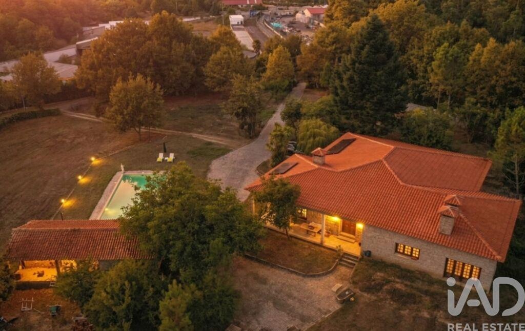 House in Santa Cruz da Trapa - Image 2