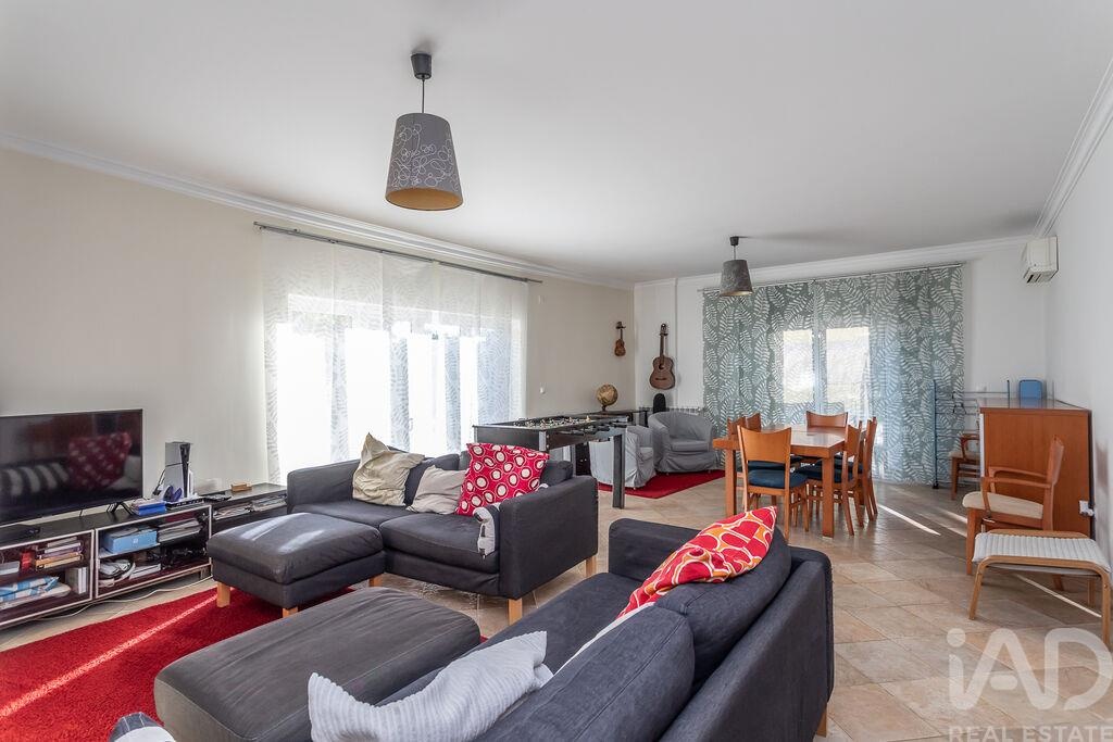 House in Brejos de Azeitao - Image 4