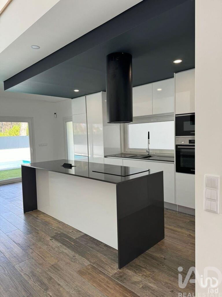 House in Castelo - Image 4