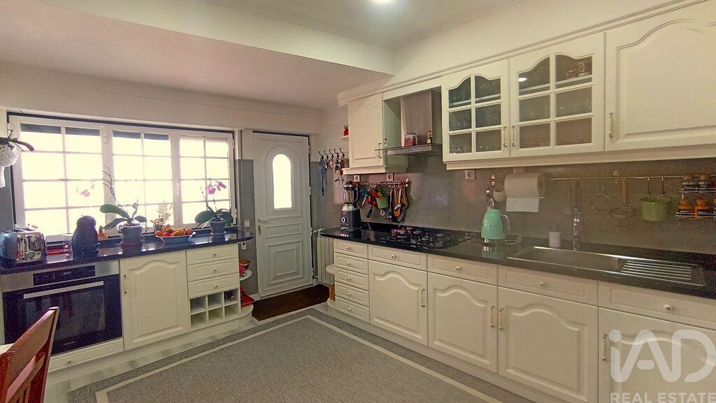 Apartment in Valado de Frades - Image 3