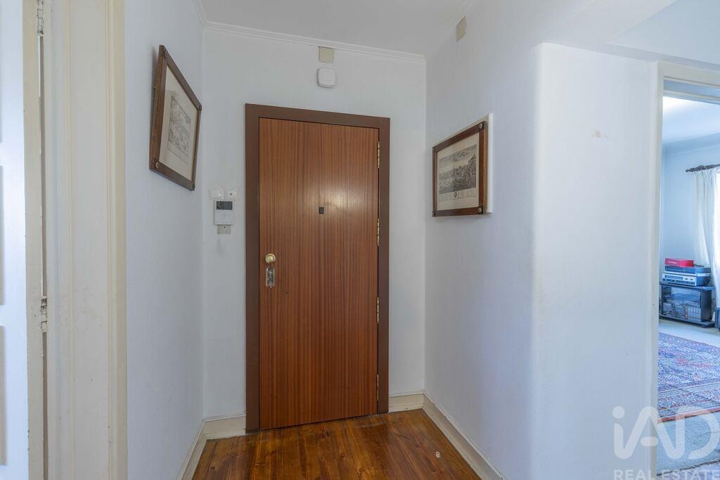 Apartment in Areeiro - Image 2