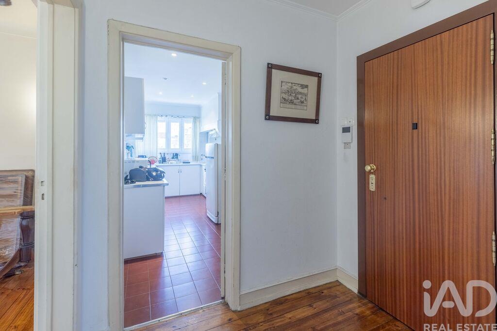 Apartment in Areeiro - Image 3