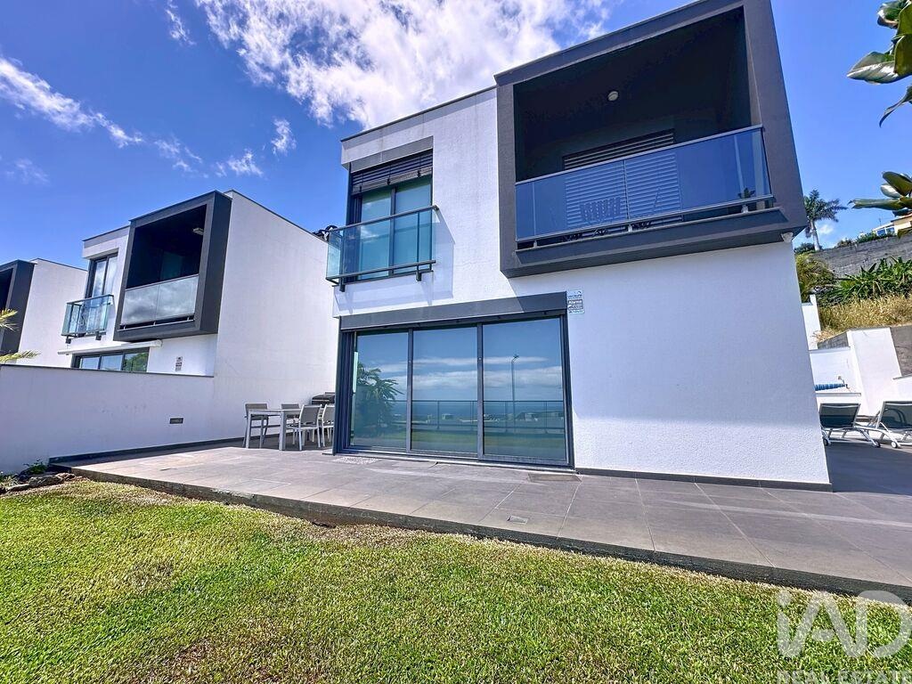 House in Canico - view 1