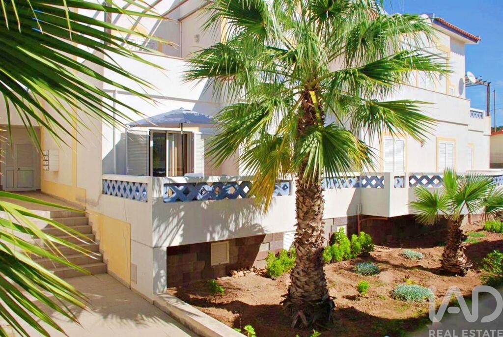 Apartment in Ilha de Porto Santo - Image 2