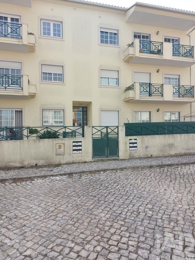 Apartment in Serra do Bouro - view 1
