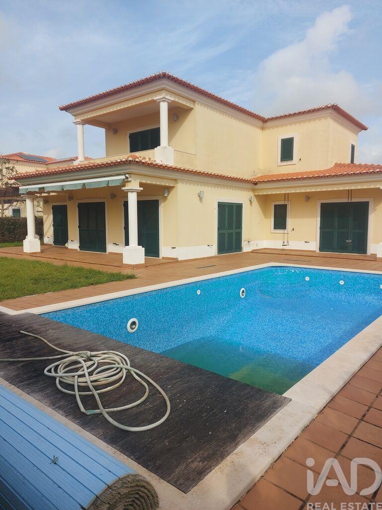 House in Amoreira - view 1