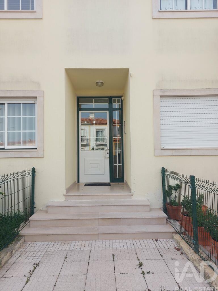 Apartment in Serra do Bouro - Image 4