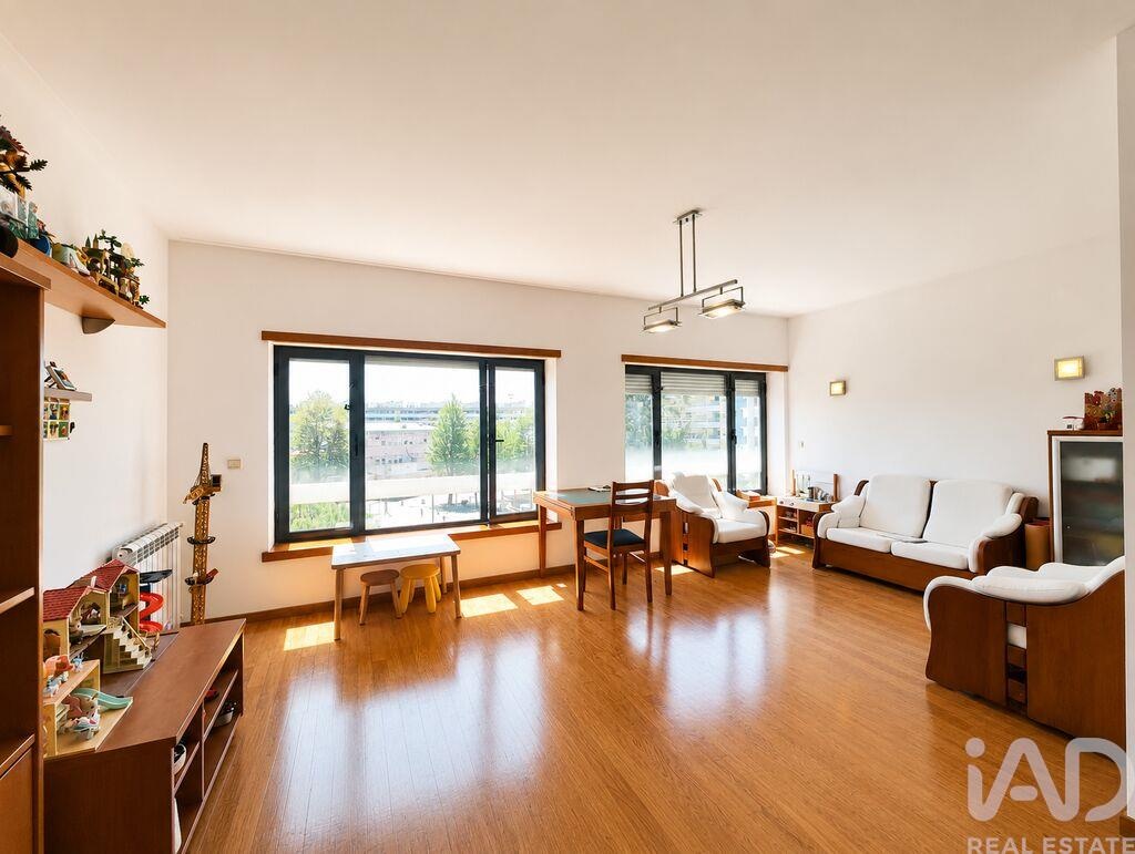 Apartment in Olivais - Image 5