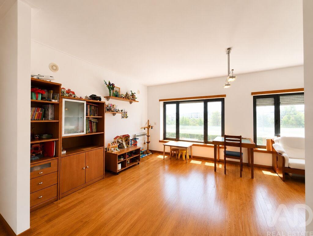 Apartment in Olivais - Image 3