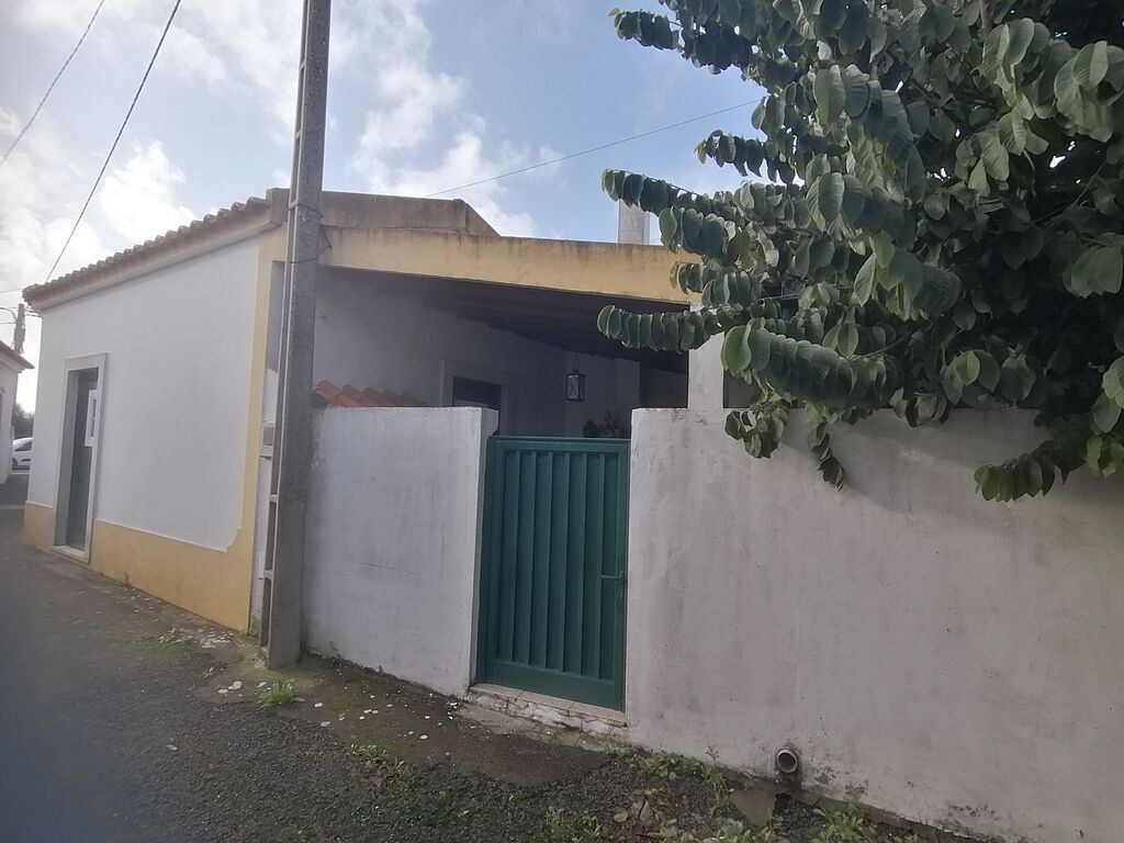 House in Abitureiras - Image 3