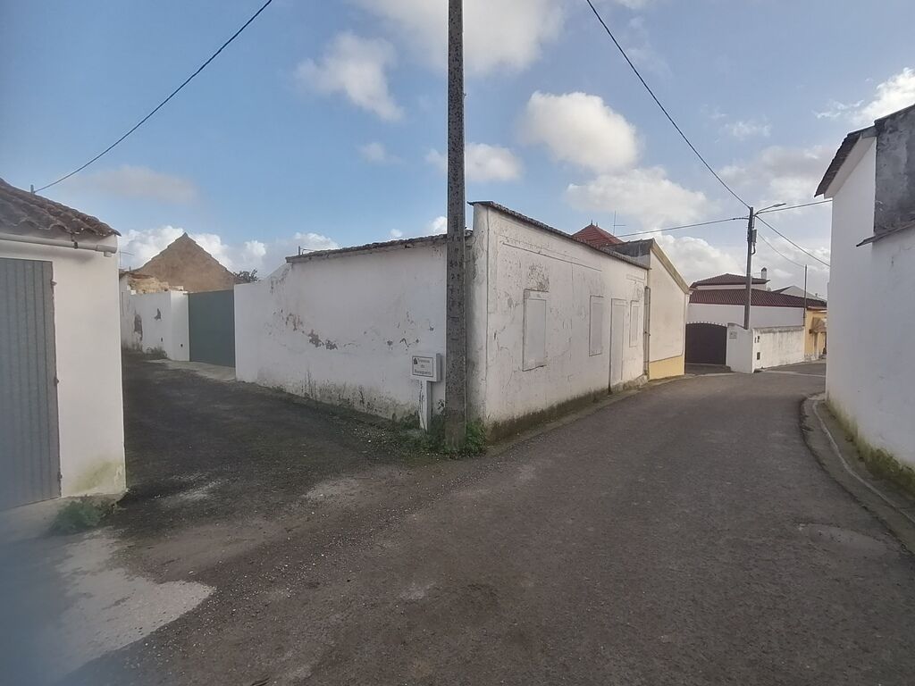 House in Abitureiras - Image 4